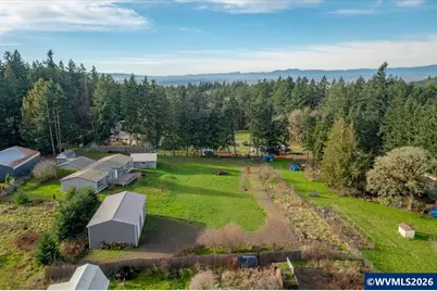 1033 Camelot Dr S, Salem, OR 97306 - Photo 47