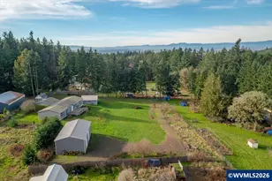 1033 Camelot Dr S, Salem, OR 97306 - Photo 47