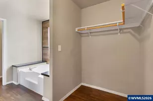 1033 Camelot Dr S, Salem, OR 97306 - Photo 29