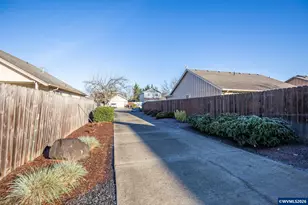 238 W Jadon Dr, Lebanon, OR 97355 - Photo 35