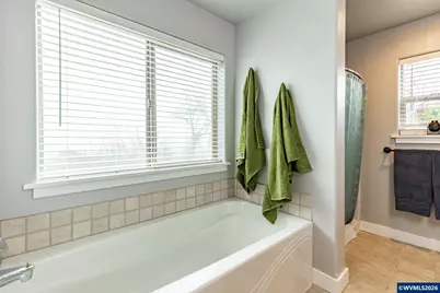 238 W Jadon Dr, Lebanon, OR 97355 - Photo 17