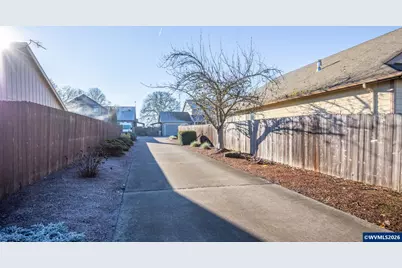 238 W Jadon Dr, Lebanon, OR 97355 - Photo 39