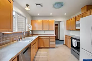 26240 Cherry Creek Rd, Monroe, OR 97456 - Photo 11