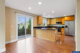 981 Ratcliff Dr SE, Salem, OR 97302 - Photo 9