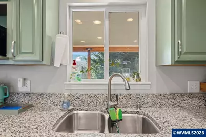 636 Birch St, Lyons, OR 97358 - Photo 11