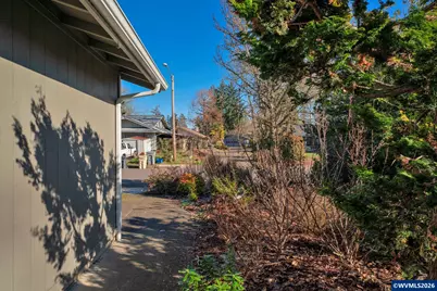 1984 SE Crystal Circle Dr, Corvallis, OR 97333 - Photo 5