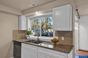 1984 SE Crystal Circle Dr, Corvallis, OR 97333 - Photo 17