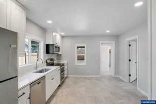 856 Highland Ave NE, Salem, OR 97301 - Photo 21