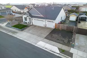 6284 NE Barker St, Albany, OR 97321 - Photo 5