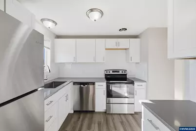 1386 Vanderbeck Ln, Woodburn, OR 97071 - Photo 9