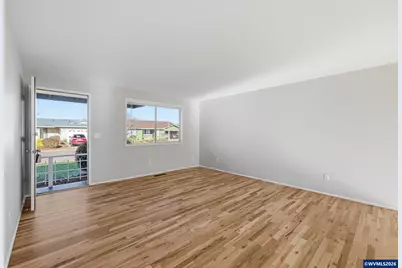 1386 Vanderbeck Ln, Woodburn, OR 97071 - Photo 3