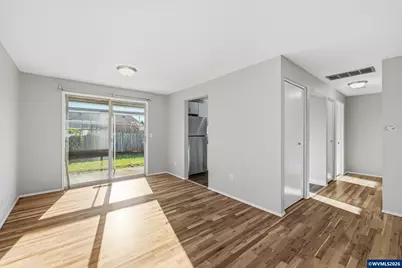 1386 Vanderbeck Ln, Woodburn, OR 97071 - Photo 7