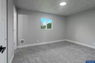 142 45th Ave NE, Salem, OR 97301 - Photo 21