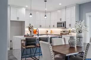 819 Riley Dr, Silverton, OR 97381 - Photo 9