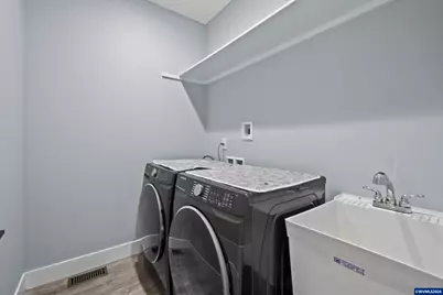 819 Riley Dr, Silverton, OR 97381 - Photo 31