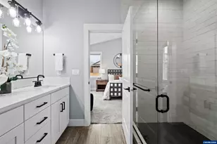 819 Riley Dr, Silverton, OR 97381 - Photo 19