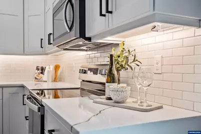 819 Riley Dr, Silverton, OR 97381 - Photo 11