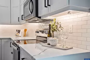 819 Riley Dr, Silverton, OR 97381 - Photo 11