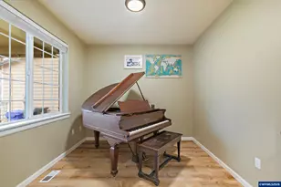 19537 Morrie Dr, Oregon City, OR 97045 - Photo 7