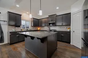 2303 NE Deciduous Ave, Albany, OR 97321 - Photo 11