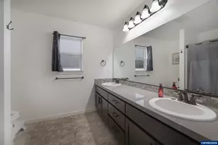 2303 NE Deciduous Ave, Albany, OR 97321 - Photo 27