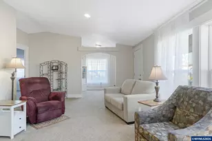 1015 Oak St, Silverton, OR 97381 - Photo 11