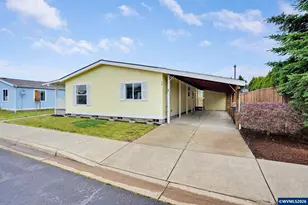 1015 Oak St, Silverton, OR 97381 - Photo 3