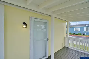 1015 Oak St, Silverton, OR 97381 - Photo 7