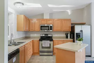 1015 Oak St, Silverton, OR 97381 - Photo 15