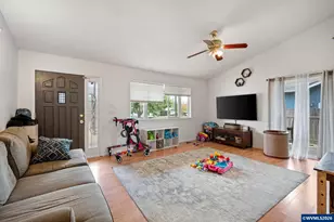 3125 V St St, Springfield, OR 97477 - Photo 5