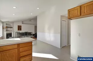 1860 Plateau Dr NE, Salem, OR 97305 - Photo 19