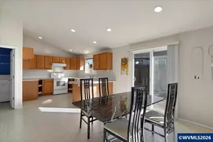 1860 Plateau Dr NE, Salem, OR 97305 - Photo 15