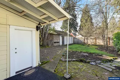 1065 22nd St NE, Salem, OR 97301 - Photo 25