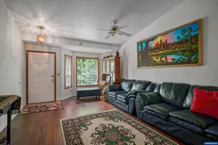 1526 Royalty Dr NE, Salem, OR 97301 - Photo 5