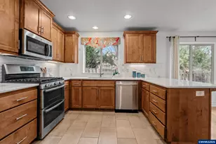 1931 Arroyo Ridge Dr NW, Albany, OR 97321 - Photo 9