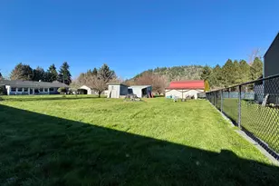 31867 Lawrence St, Lebanon, OR 97355 - Photo 29