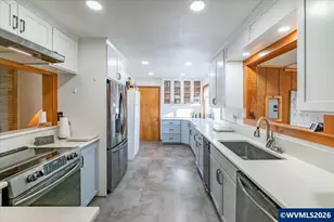 31867 Lawrence St, Lebanon, OR 97355 - Photo 11