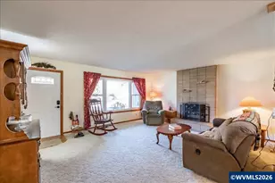 31867 Lawrence St, Lebanon, OR 97355 - Photo 5