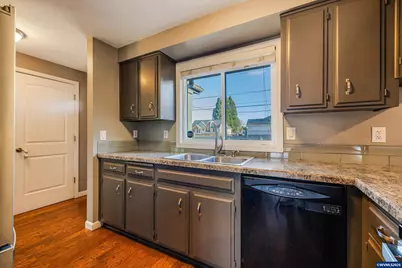 259 N Center St St, Sublimity, OR 97385 - Photo 11