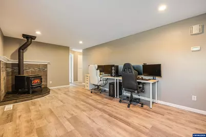 259 N Center St St, Sublimity, OR 97385 - Photo 17