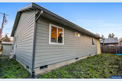 1907 Willow St, Sweet Home, OR 97386 - Photo 17