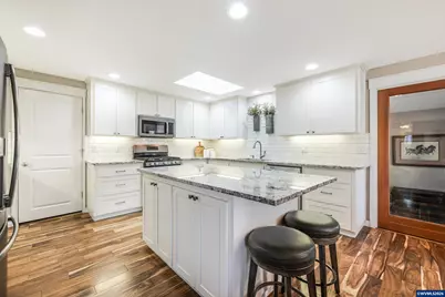 443 S Columbia Dr, Woodburn, OR 97071 - Photo 7