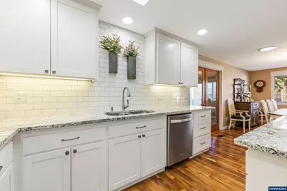 443 S Columbia Dr, Woodburn, OR 97071 - Photo 9