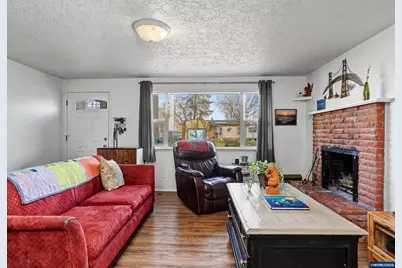 1240 Hood St SE, Albany, OR 97322 - Photo 7