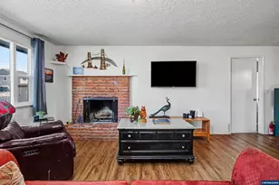 1240 Hood St SE, Albany, OR 97322 - Photo 5