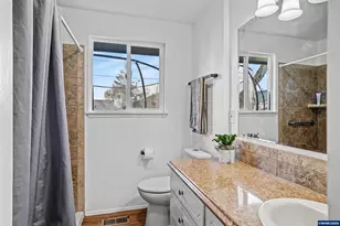 1240 Hood St SE, Albany, OR 97322 - Photo 17