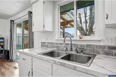 1240 Hood St SE, Albany, OR 97322 - Photo 11