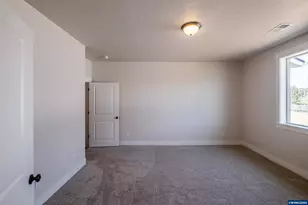 4445 Knotty Pne Ct, Sweet Home, OR 97386 - Photo 25