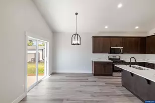 4455 Knotty Pne Ct, Sweet Home, OR 97386 - Photo 21