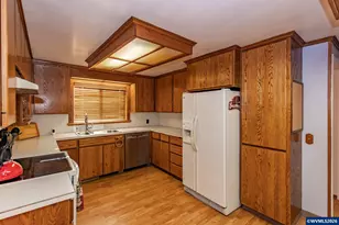 395 Berry St, Lebanon, OR 97355 - Photo 7